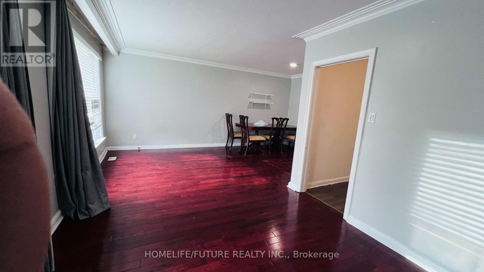 Main - 7 Perivale Crescent, Toronto, Ontario  M1J 2B9 - Photo 3 - E13835072