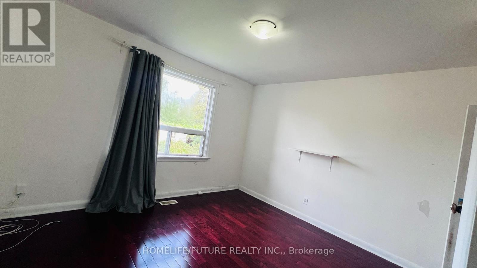 Main - 7 Perivale Crescent, Toronto, Ontario  M1J 2B9 - Photo 4 - E13835072