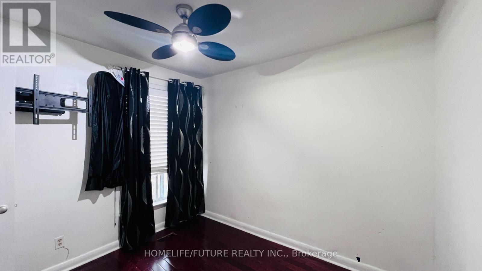 Main - 7 Perivale Crescent, Toronto, Ontario  M1J 2B9 - Photo 8 - E13835072