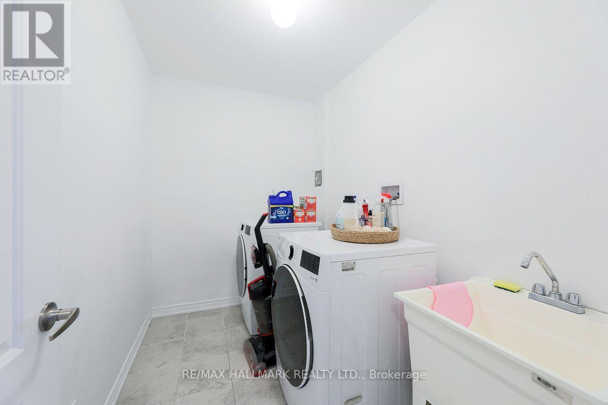 1090 Lockie Drive, Oshawa, Ontario  L1L 0R9 - Photo 17 - E13835094