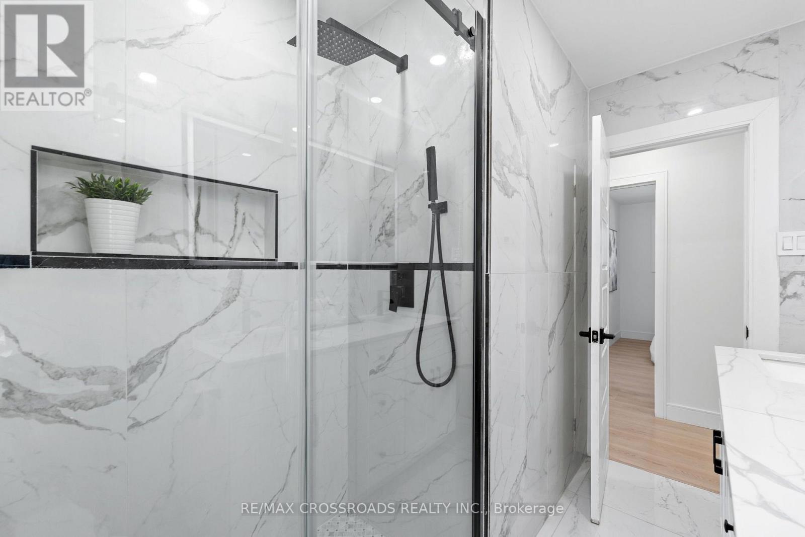 184 Laverock Avenue, Richmond Hill, Ontario  L4C 4K3 - Photo 25 - N13834946