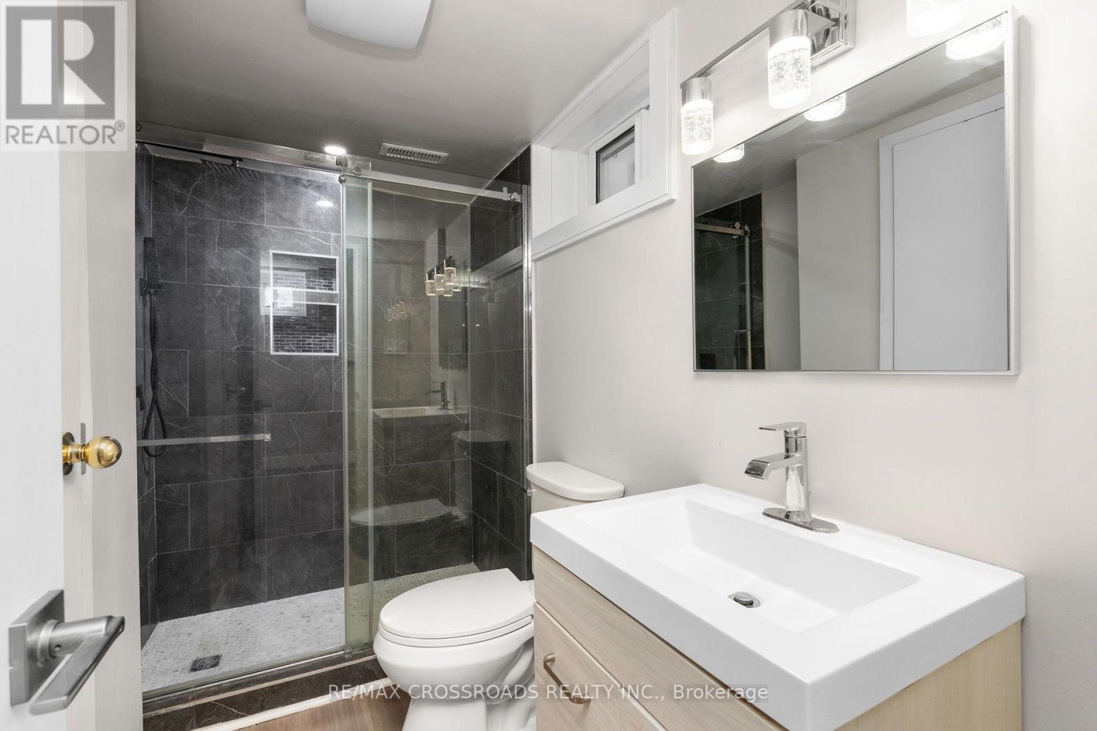 184 Laverock Avenue, Richmond Hill, Ontario  L4C 4K3 - Photo 34 - N13834946
