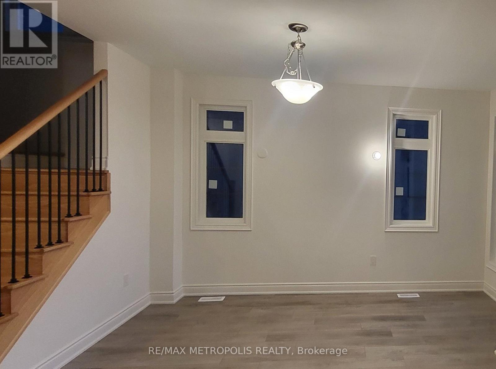 10 Wraggs Road, Bradford West Gwillimbury, Ontario  L3Z 4N1 - Photo 3 - N13835092