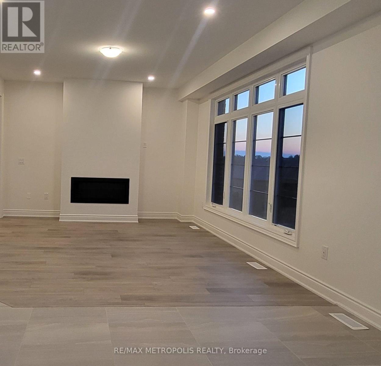 10 Wraggs Road, Bradford West Gwillimbury, Ontario  L3Z 4N1 - Photo 6 - N13835092
