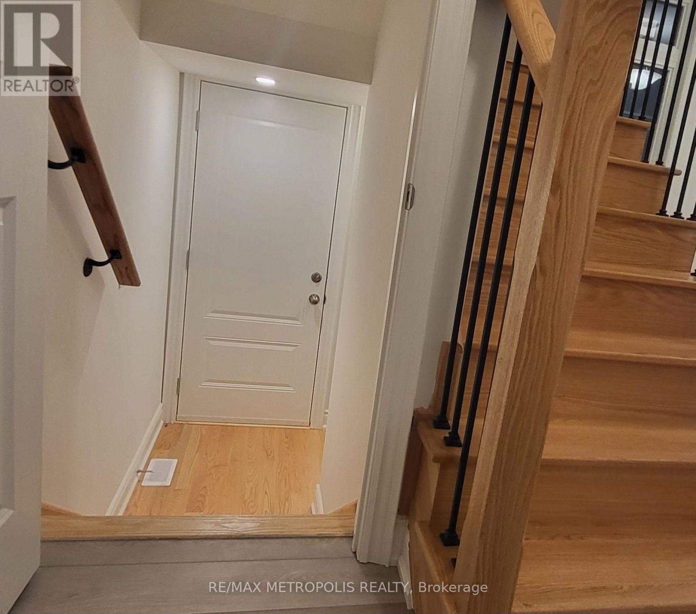 10 Wraggs Road, Bradford West Gwillimbury, Ontario  L3Z 4N1 - Photo 8 - N13835092