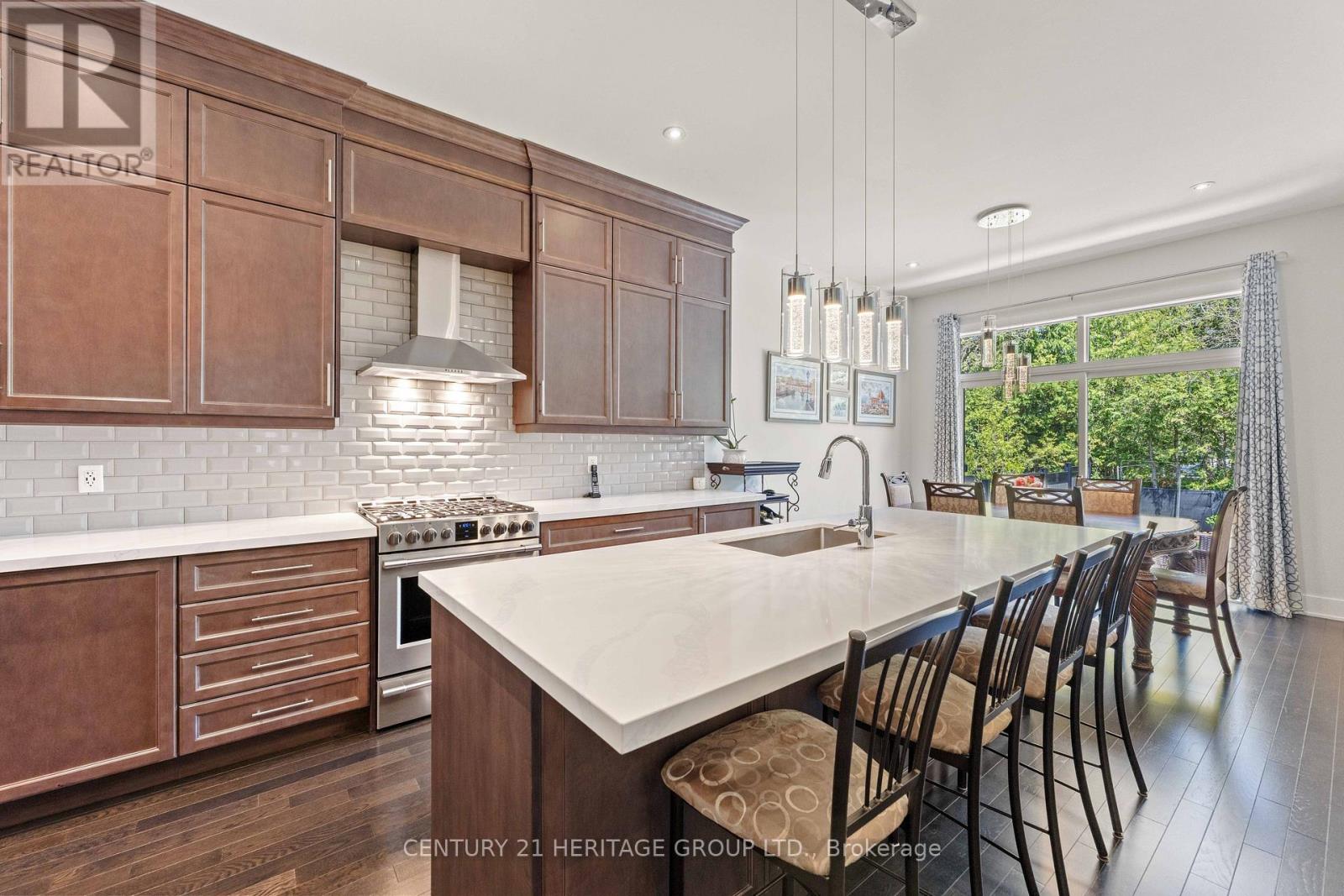 18 Mumberson Street, Innisfil, Ontario  L0L 1L0 - Photo 13 - N13835234
