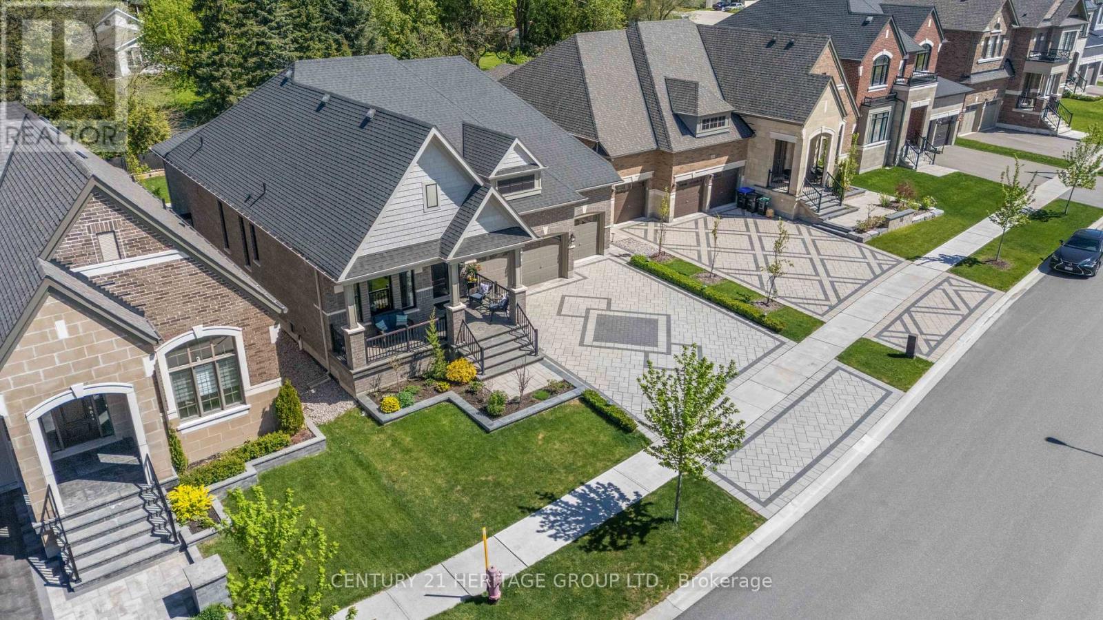 18 Mumberson Street, Innisfil, Ontario  L0L 1L0 - Photo 3 - N13835234
