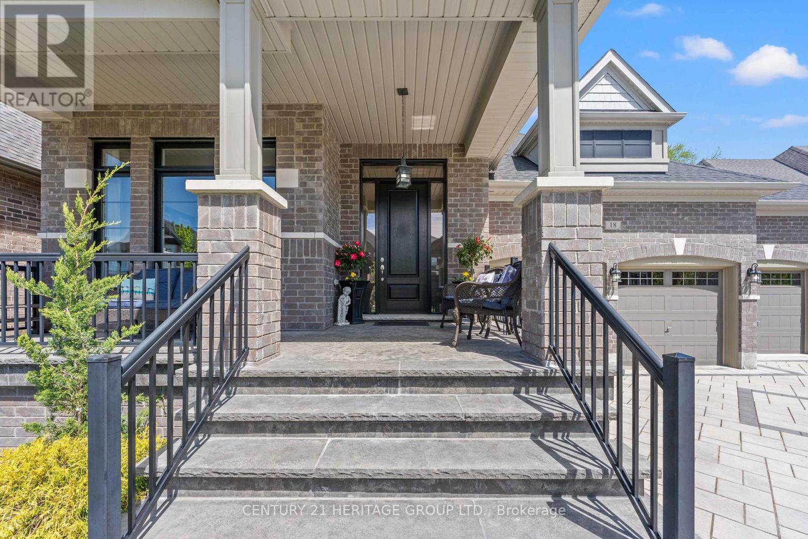 18 Mumberson Street, Innisfil, Ontario  L0L 1L0 - Photo 4 - N13835234
