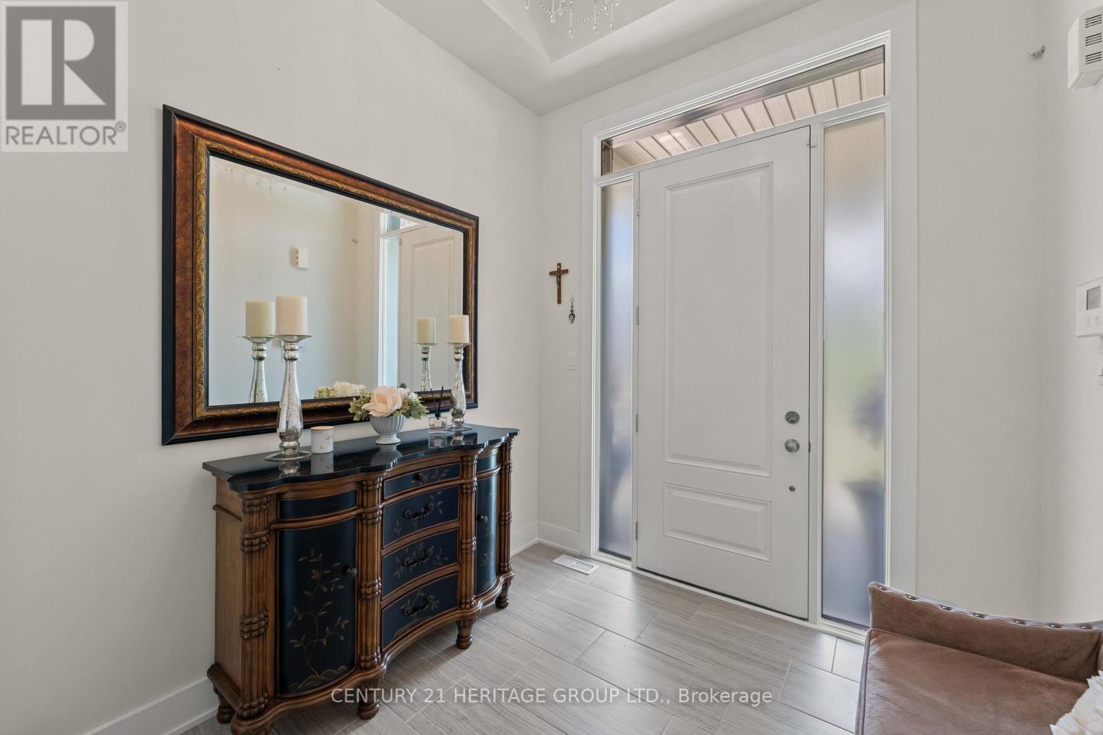 18 Mumberson Street, Innisfil, Ontario  L0L 1L0 - Photo 6 - N13835234
