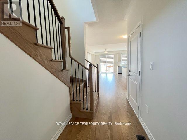 142 Shepherd Drive, Barrie, Ontario  L9J 0P9 - Photo 5 - S13834938