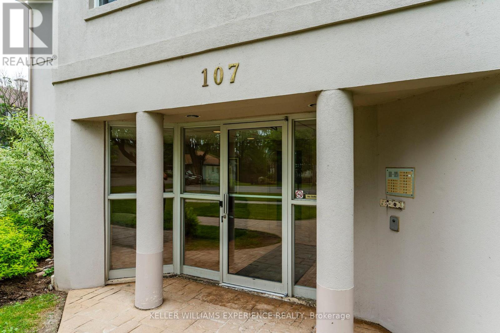 208 - 107 Bond Street, Orillia, Ontario  L3V 1J7 - Photo 2 - S13835114