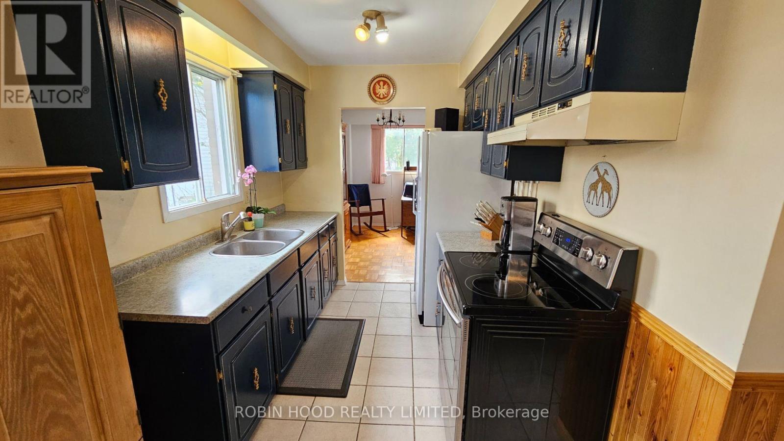 1 - 86a Bernick Drive, Barrie (Grove East), Ontario  L4M 2V6 - Photo 5 - S13835166