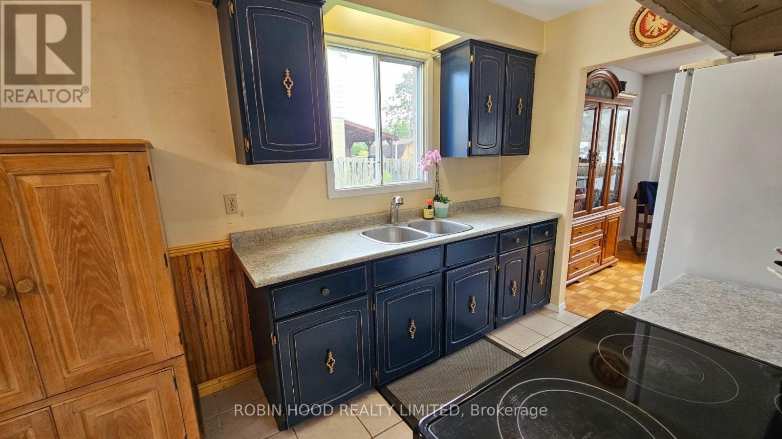 1 - 86a Bernick Drive, Barrie (Grove East), Ontario  L4M 2V6 - Photo 6 - S13835166