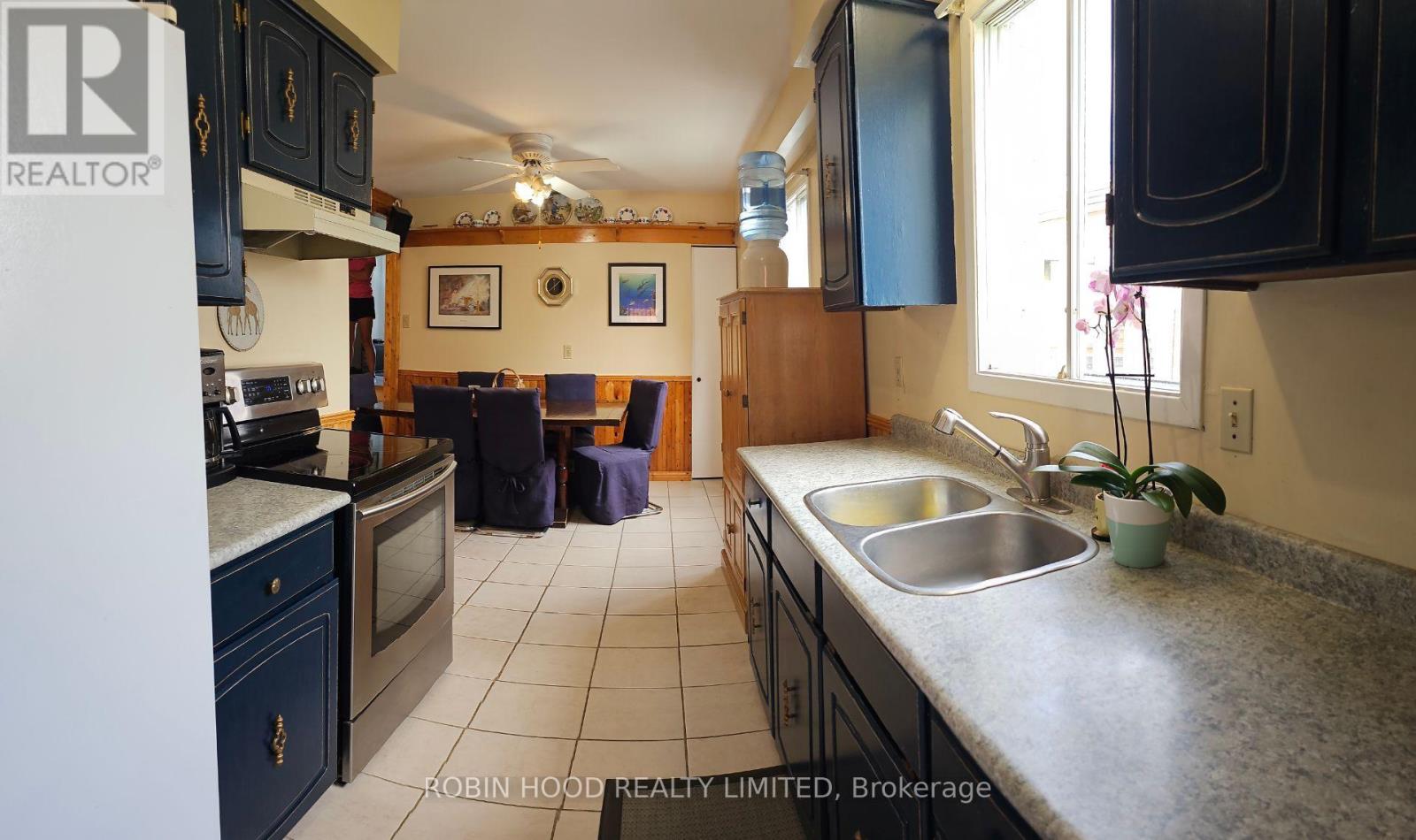 1 - 86a Bernick Drive, Barrie (Grove East), Ontario  L4M 2V6 - Photo 8 - S13835166