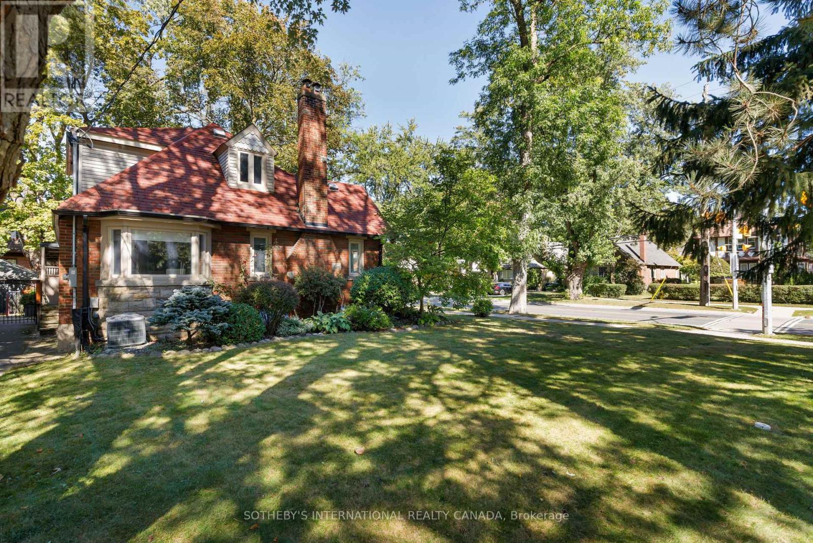 1048 Royal York Road, Toronto, Ontario  M8X 2G7 - Photo 37 - W13834936