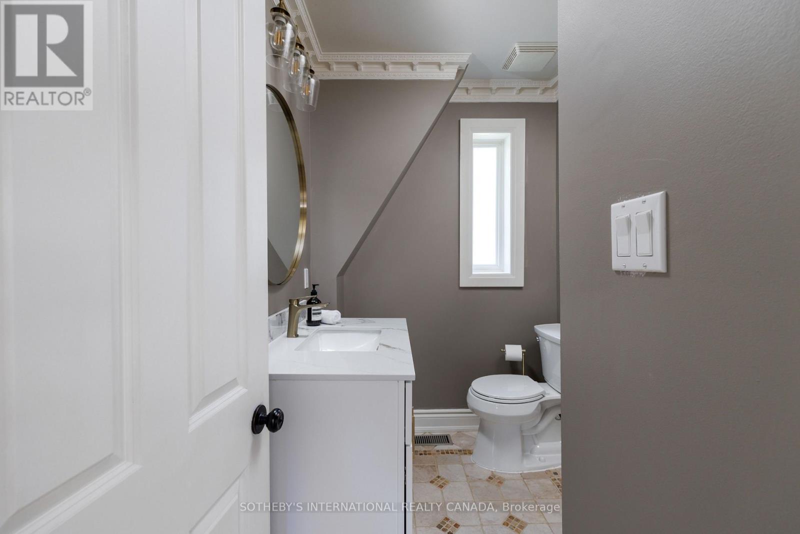 1048 Royal York Road, Toronto, Ontario  M8X 2G7 - Photo 8 - W13834936