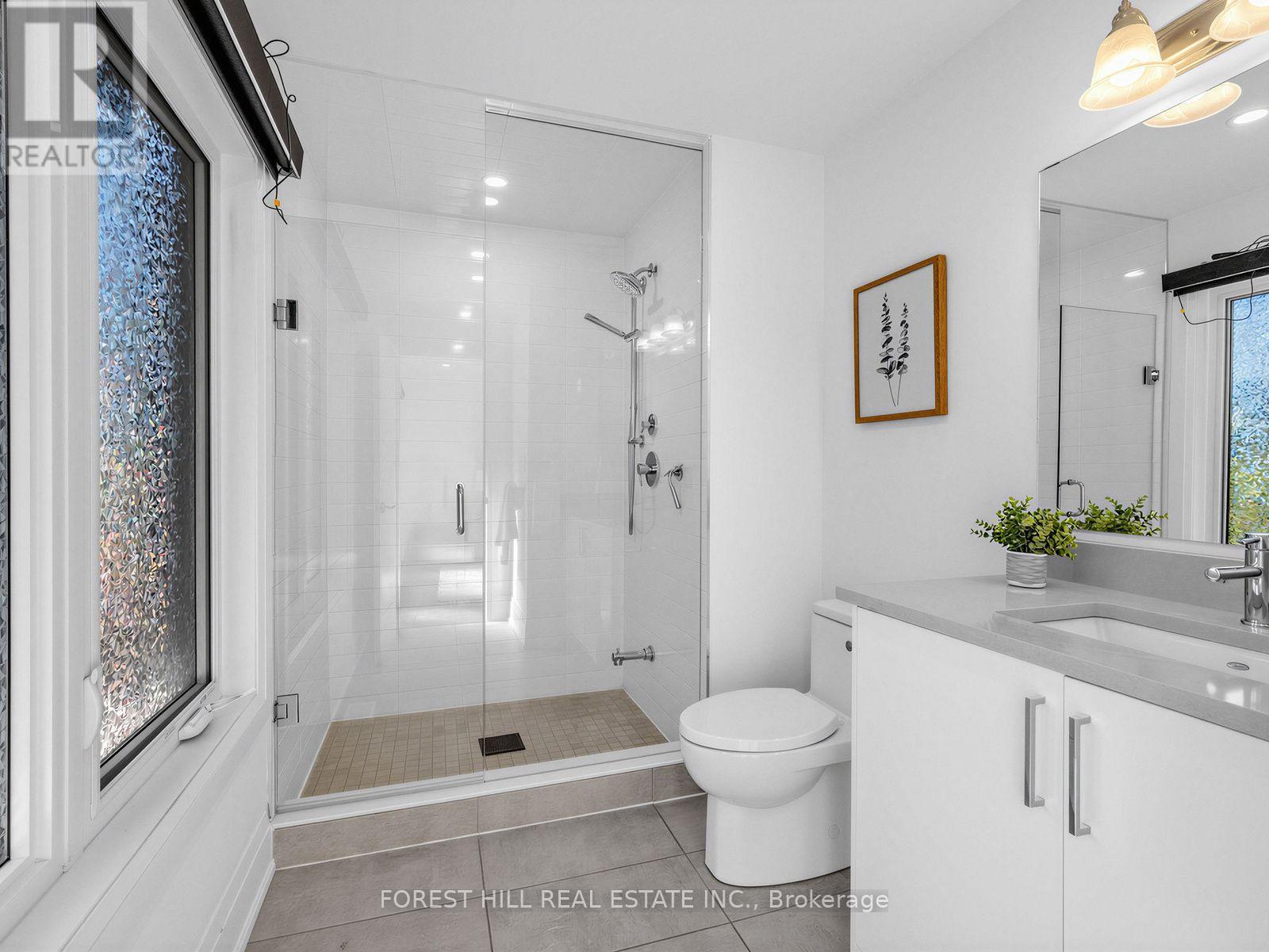 2996 Weston Road, Toronto, Ontario  M9M 2S7 - Photo 8 - W13834956