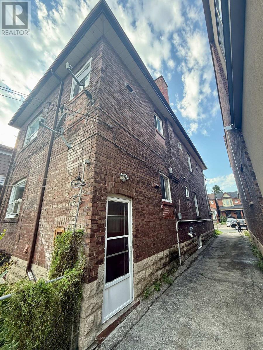 83 Ashburnham Road, Toronto, Ontario  M6H 2K6 - Photo 10 - W13834958