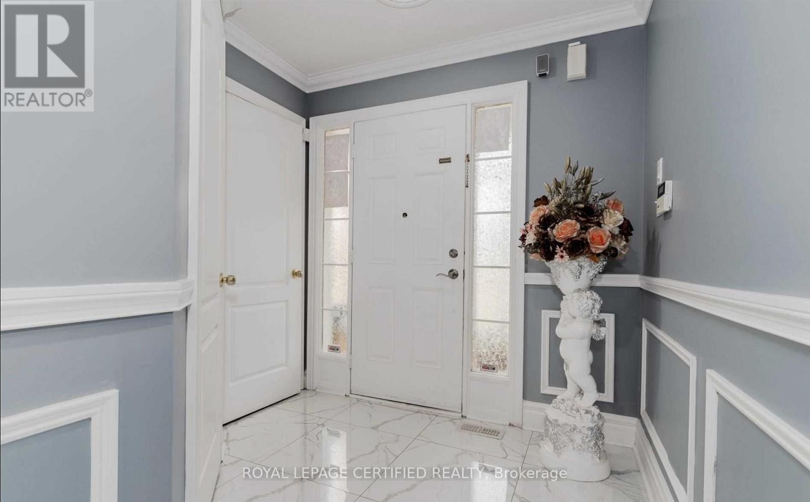 86 Buick Boulevard, Brampton, Ontario  L7A 3X7 - Photo 2 - W13834976