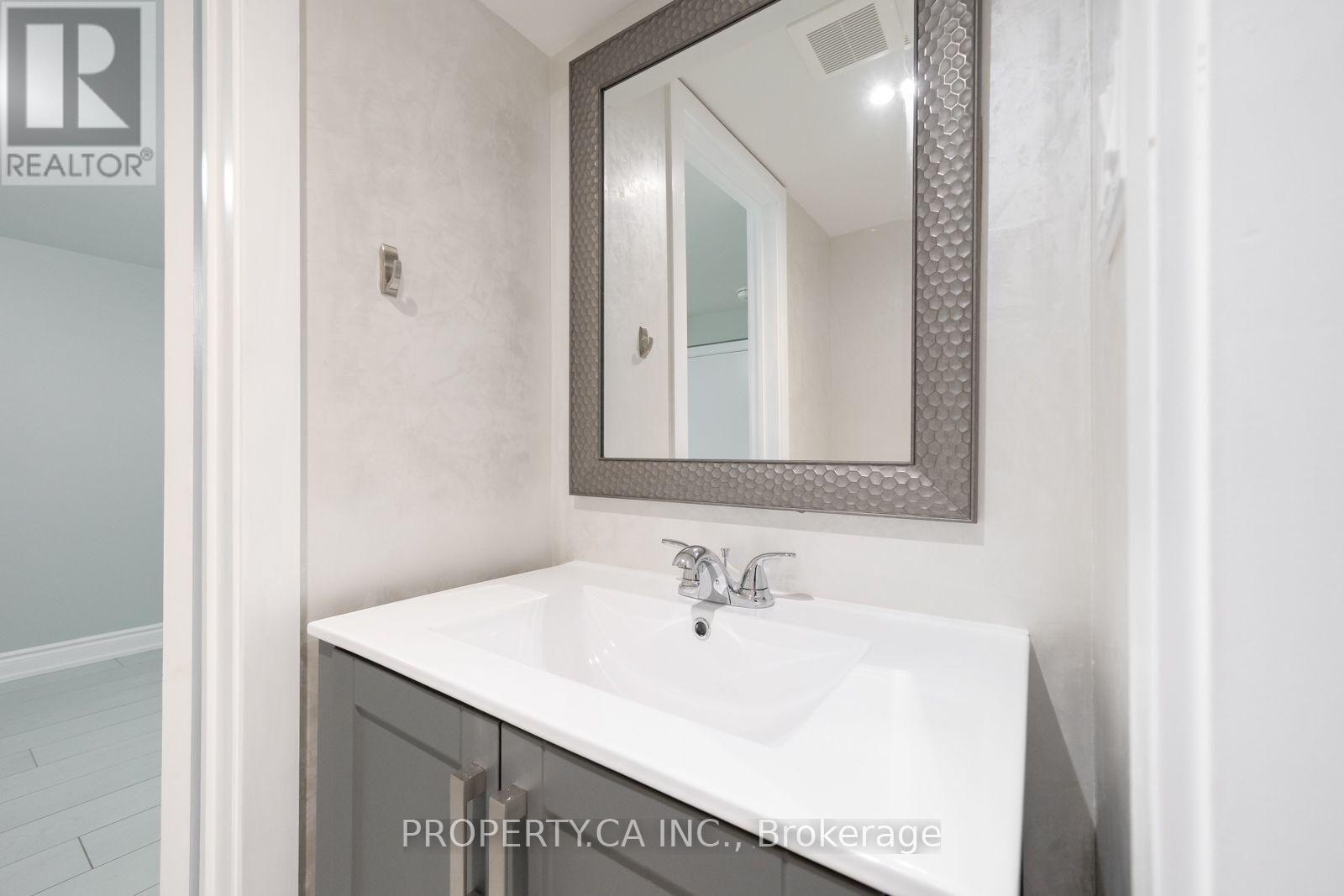Bsmt - 14 Alladin Avenue, Toronto, Ontario  M6L 1S5 - Photo 13 - W13835008