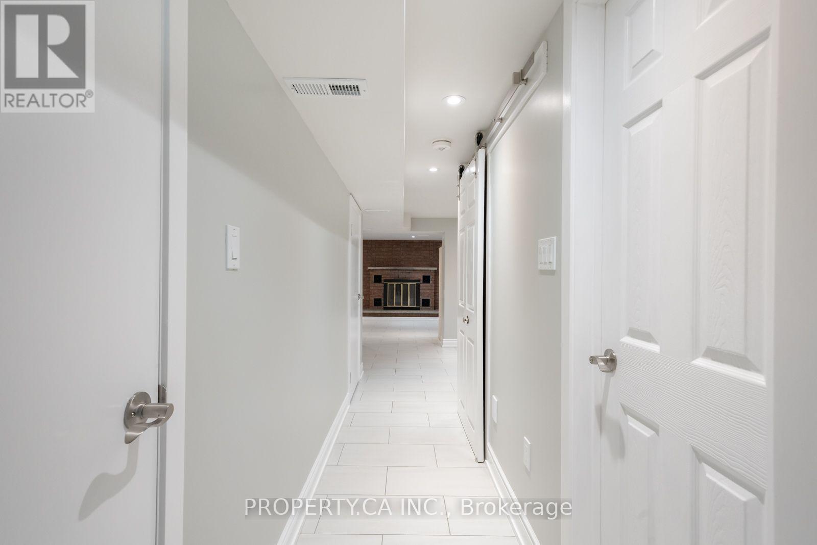 Bsmt - 14 Alladin Avenue, Toronto, Ontario  M6L 1S5 - Photo 15 - W13835008