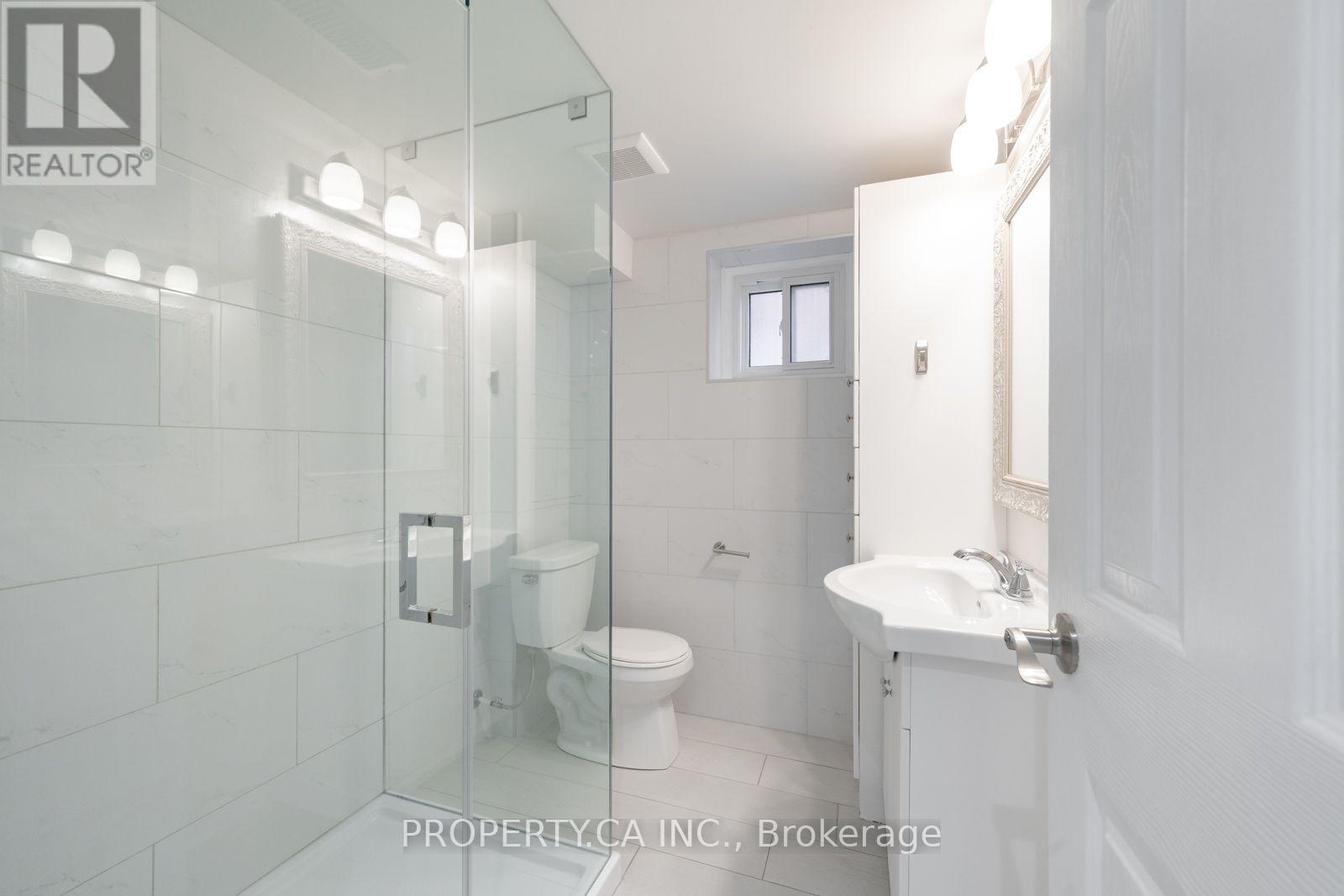 Bsmt - 14 Alladin Avenue, Toronto, Ontario  M6L 1S5 - Photo 18 - W13835008
