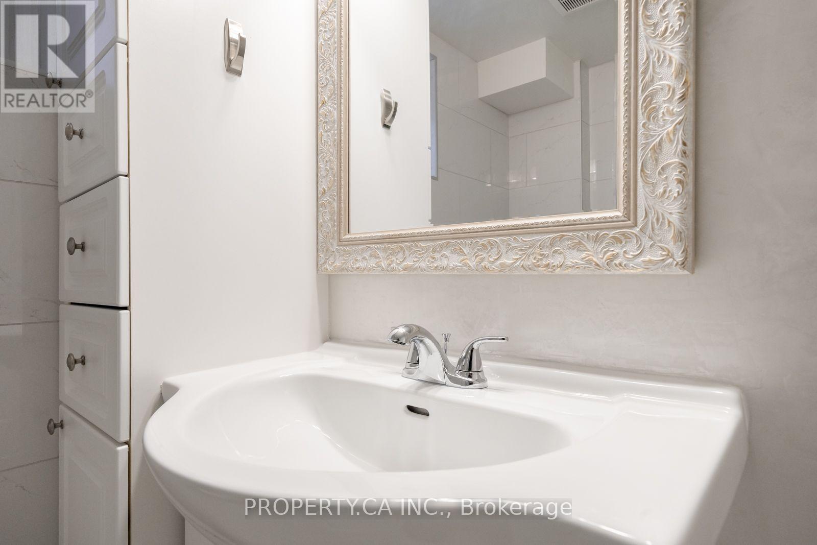 Bsmt - 14 Alladin Avenue, Toronto, Ontario  M6L 1S5 - Photo 19 - W13835008