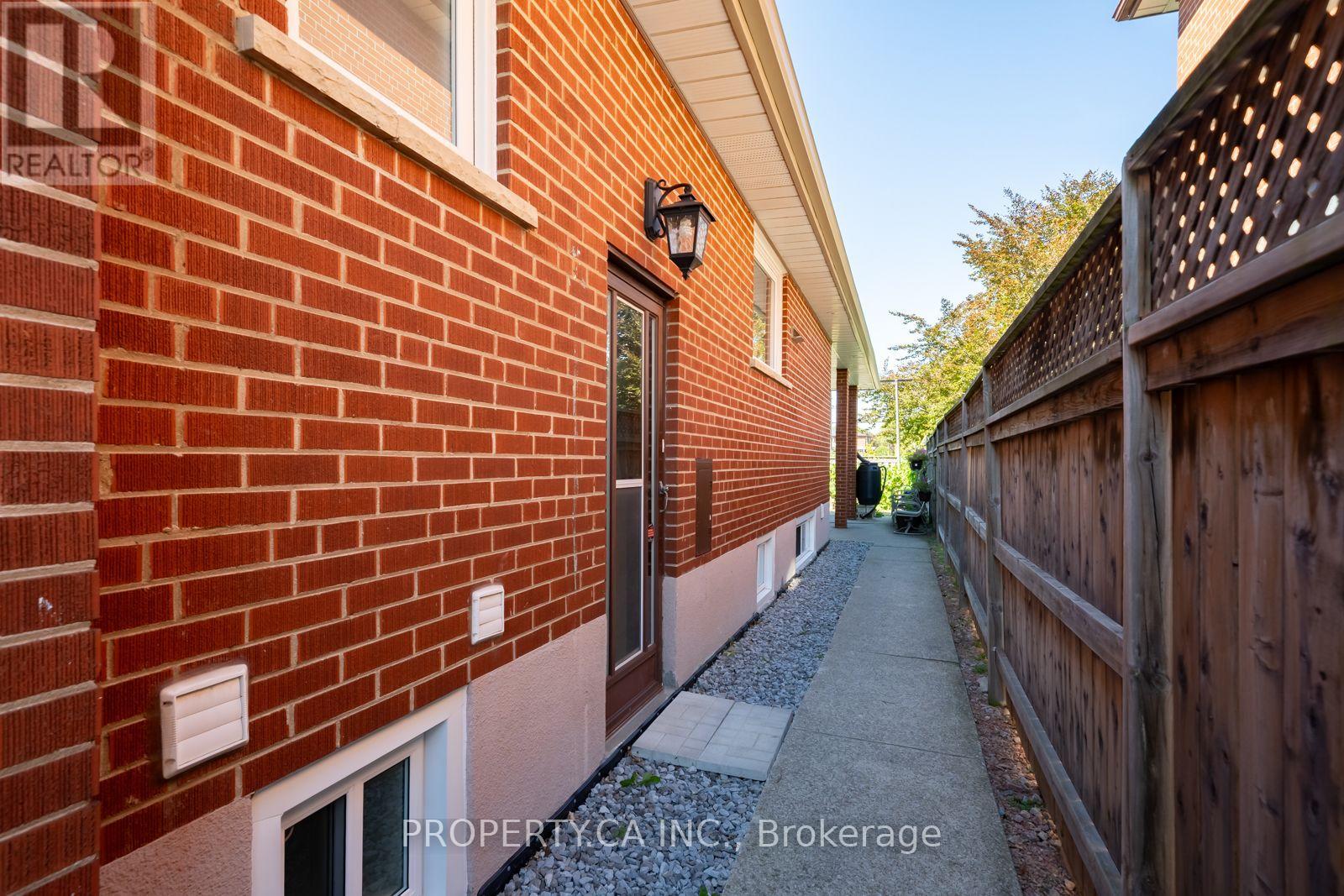 Bsmt - 14 Alladin Avenue, Toronto, Ontario  M6L 1S5 - Photo 22 - W13835008