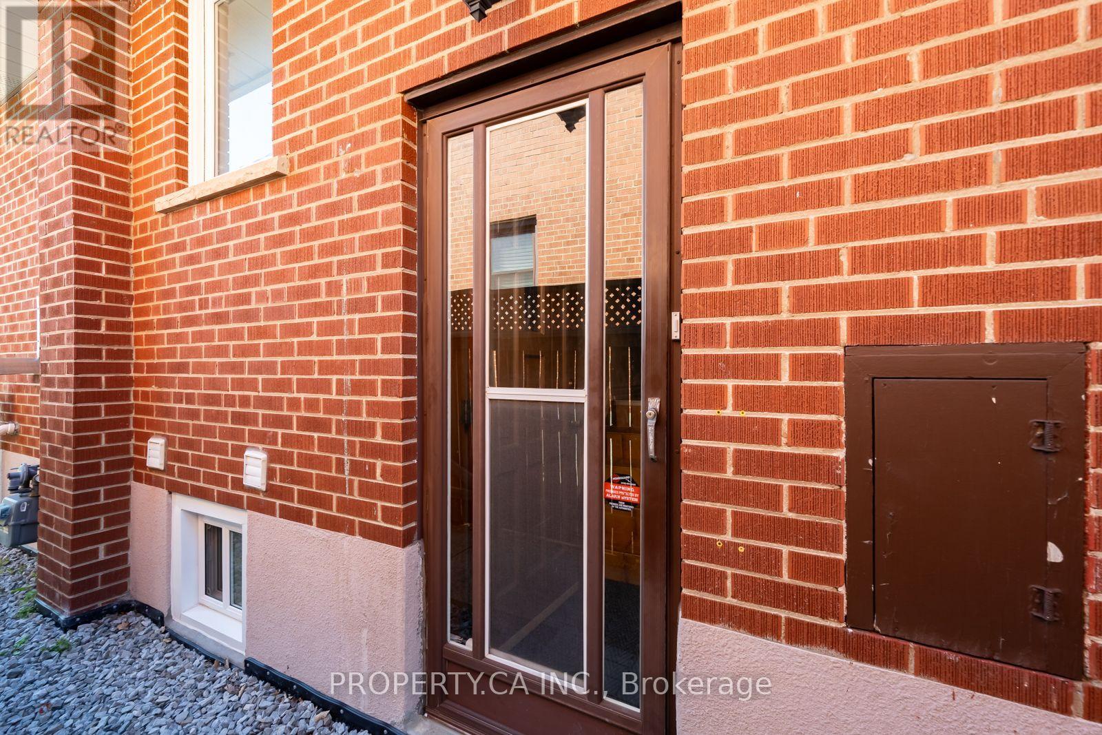 Bsmt - 14 Alladin Avenue, Toronto, Ontario  M6L 1S5 - Photo 23 - W13835008