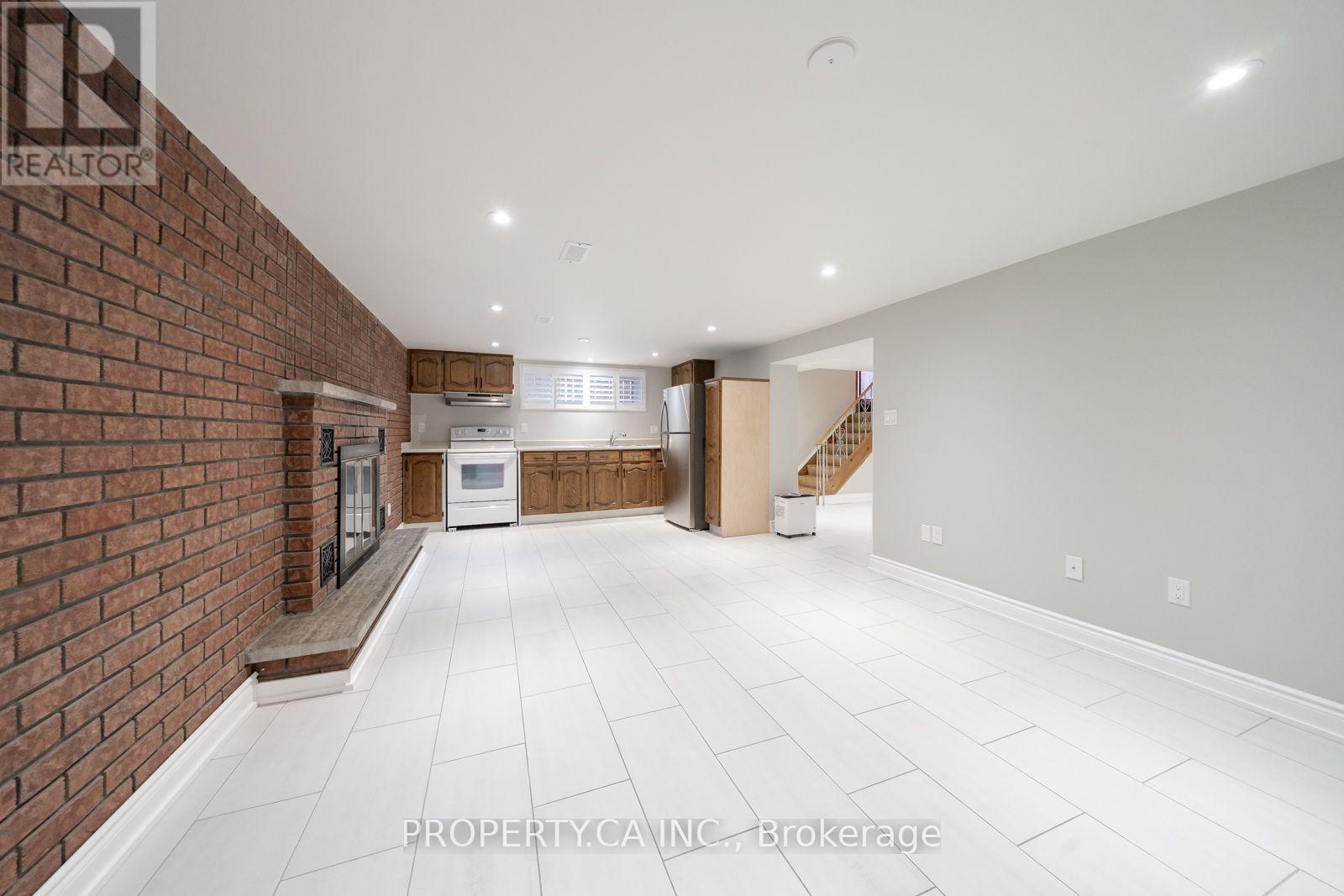 Bsmt - 14 Alladin Avenue, Toronto, Ontario  M6L 1S5 - Photo 5 - W13835008