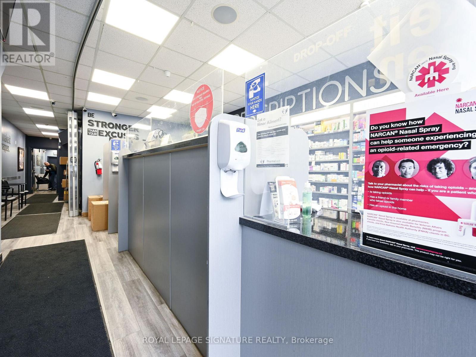 1st - 1290 Bloor Street W, Toronto, Ontario  M6H 1N9 - Photo 3 - W13835080
