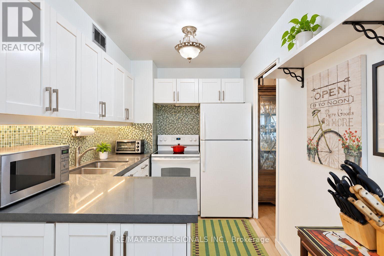 701 - 31 Four Winds Drive, Toronto, Ontario  M3J 1K9 - Photo 19 - W13835088