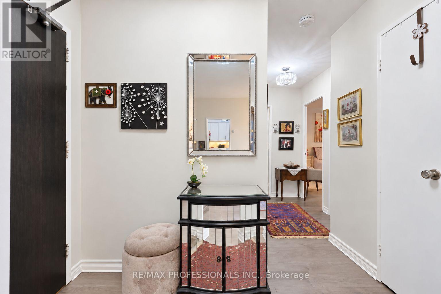 701 - 31 Four Winds Drive, Toronto, Ontario  M3J 1K9 - Photo 6 - W13835088