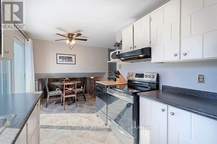 3284 Hornbeam Crescent, Mississauga, Ontario  L5L 1B4 - Photo 11 - W13835150
