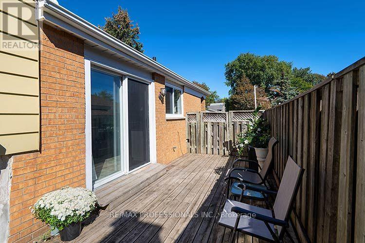 3284 Hornbeam Crescent, Mississauga, Ontario  L5L 1B4 - Photo 30 - W13835150