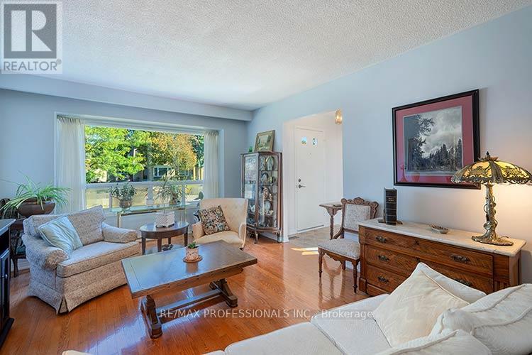 3284 Hornbeam Crescent, Mississauga, Ontario  L5L 1B4 - Photo 6 - W13835150