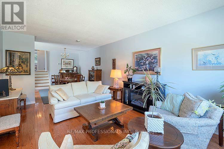 3284 Hornbeam Crescent, Mississauga, Ontario  L5L 1B4 - Photo 7 - W13835150