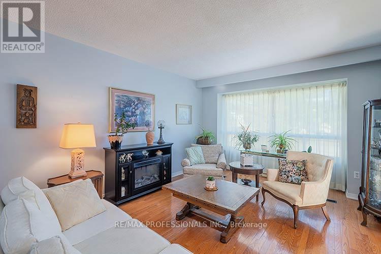 3284 Hornbeam Crescent, Mississauga, Ontario  L5L 1B4 - Photo 8 - W13835150