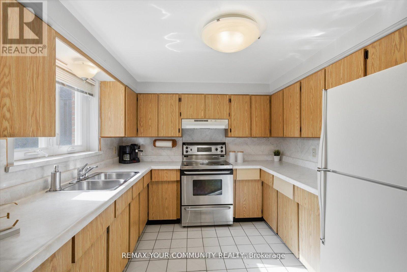 35 Sunvale Drive, Toronto, Ontario  M9R 1Z4 - Photo 26 - W13835172