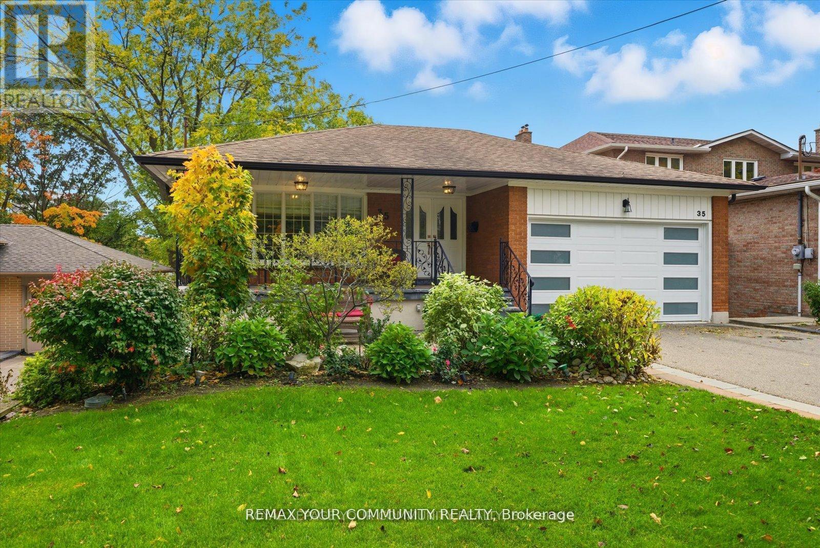 35 Sunvale Drive, Toronto, Ontario  M9R 1Z4 - Photo 3 - W13835172