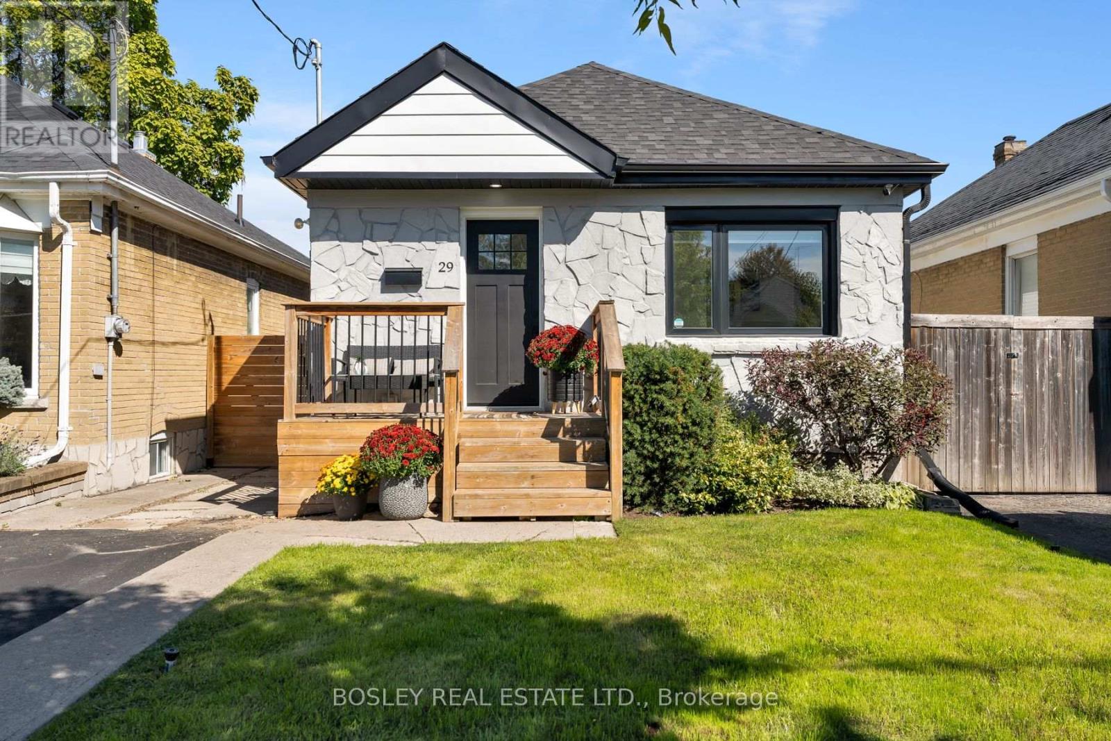 29 BLAKLEY AVENUE, Toronto, Ontario