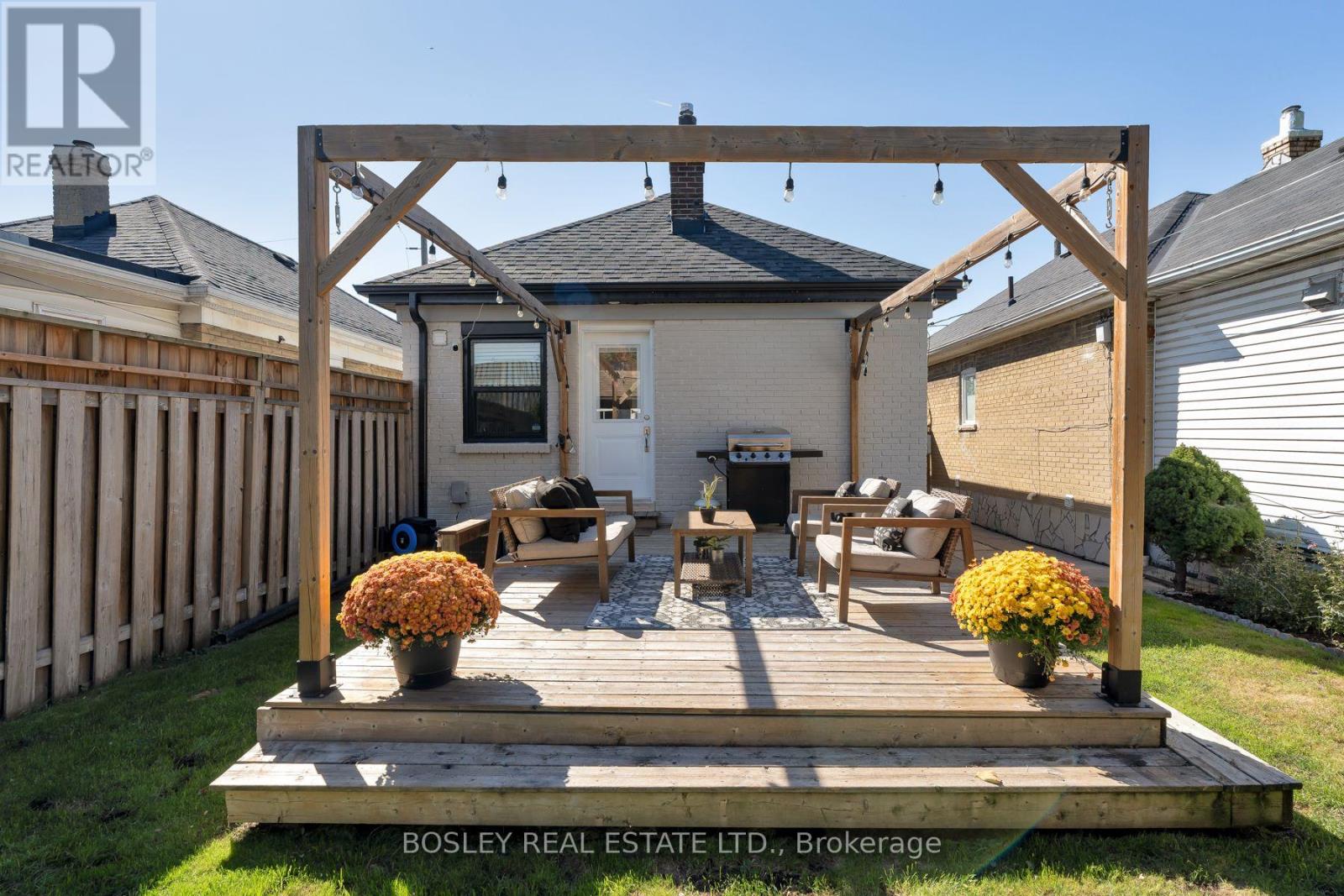29 Blakley Avenue, Toronto, Ontario  M6N 3Y4 - Photo 22 - W13835188