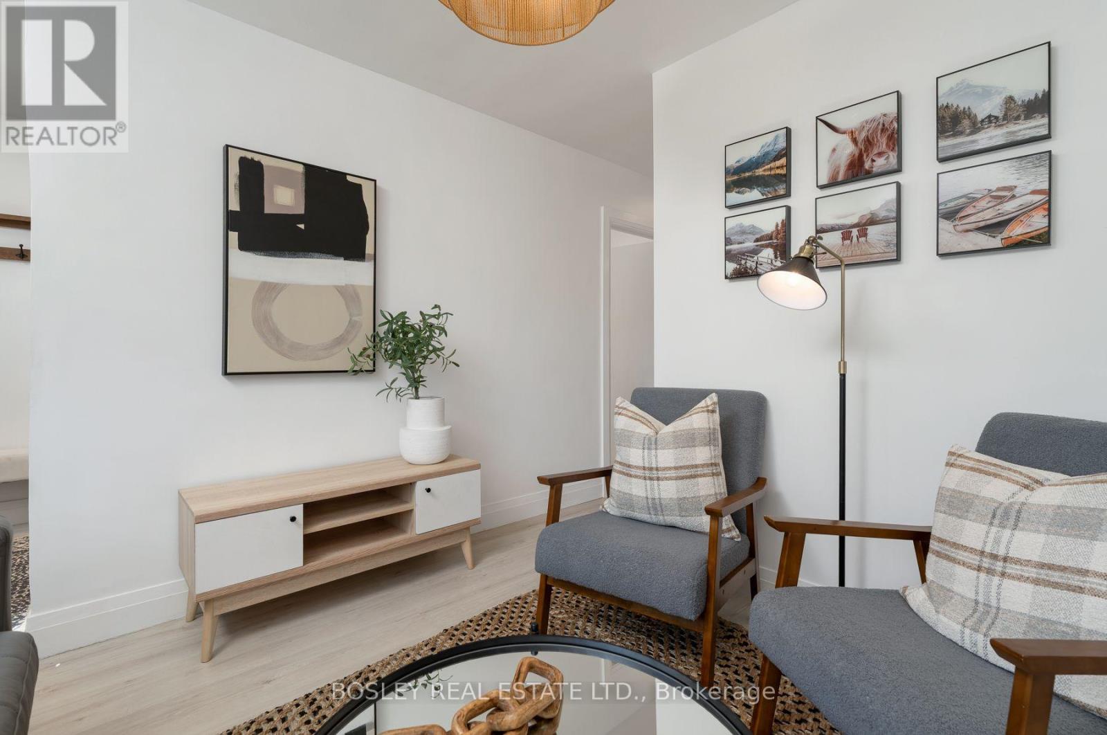 29 Blakley Avenue, Toronto, Ontario  M6N 3Y4 - Photo 6 - W13835188