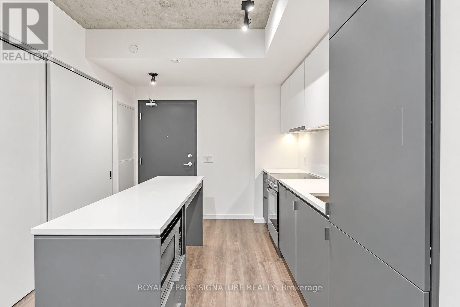 426 - 7 Smith Crescent, Toronto, Ontario  M8Z 0G3 - Photo 2 - W13835192