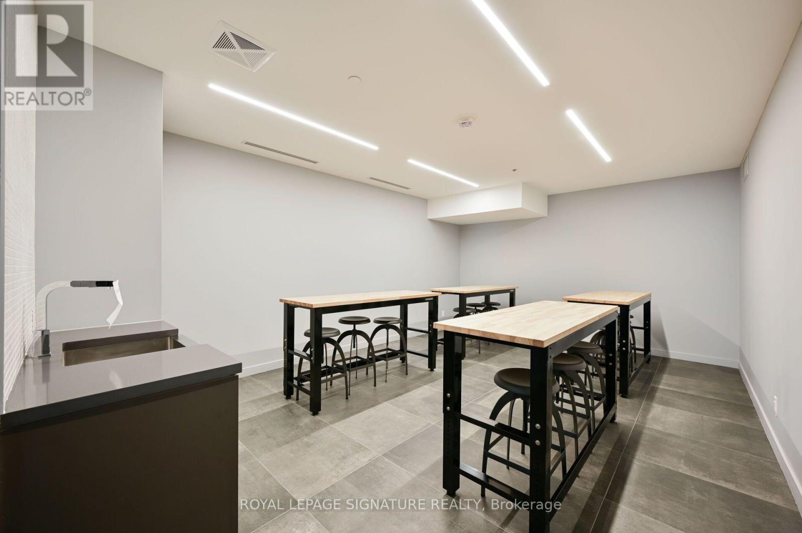426 - 7 Smith Crescent, Toronto, Ontario  M8Z 0G3 - Photo 33 - W13835192