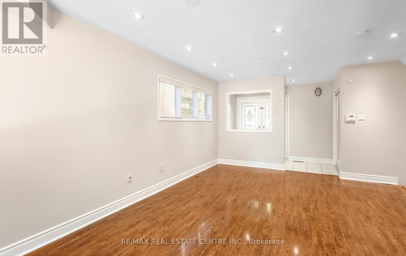 6464 Hampden Woods Road, Mississauga, Ontario  L5N 7V9 - Photo 11 - W13835220