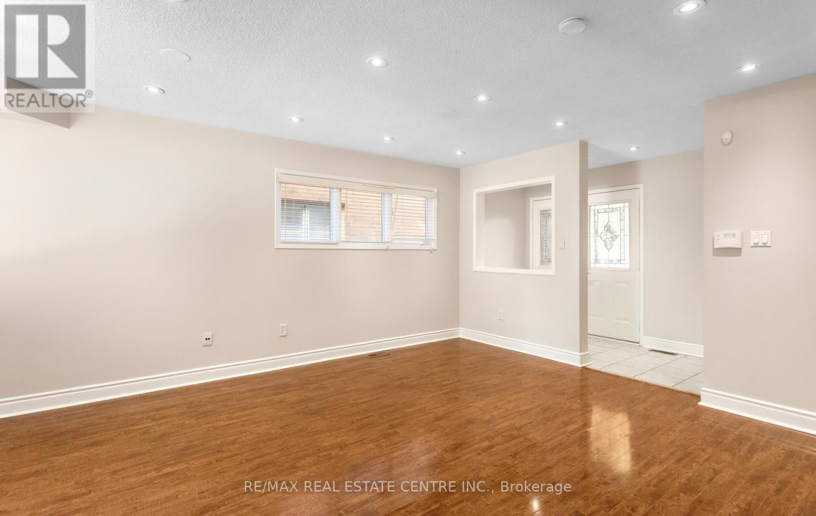 6464 Hampden Woods Road, Mississauga, Ontario  L5N 7V9 - Photo 13 - W13835220