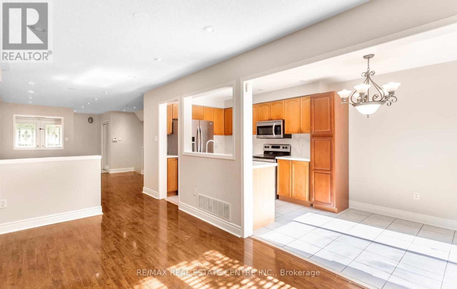 6464 Hampden Woods Road, Mississauga, Ontario  L5N 7V9 - Photo 19 - W13835220