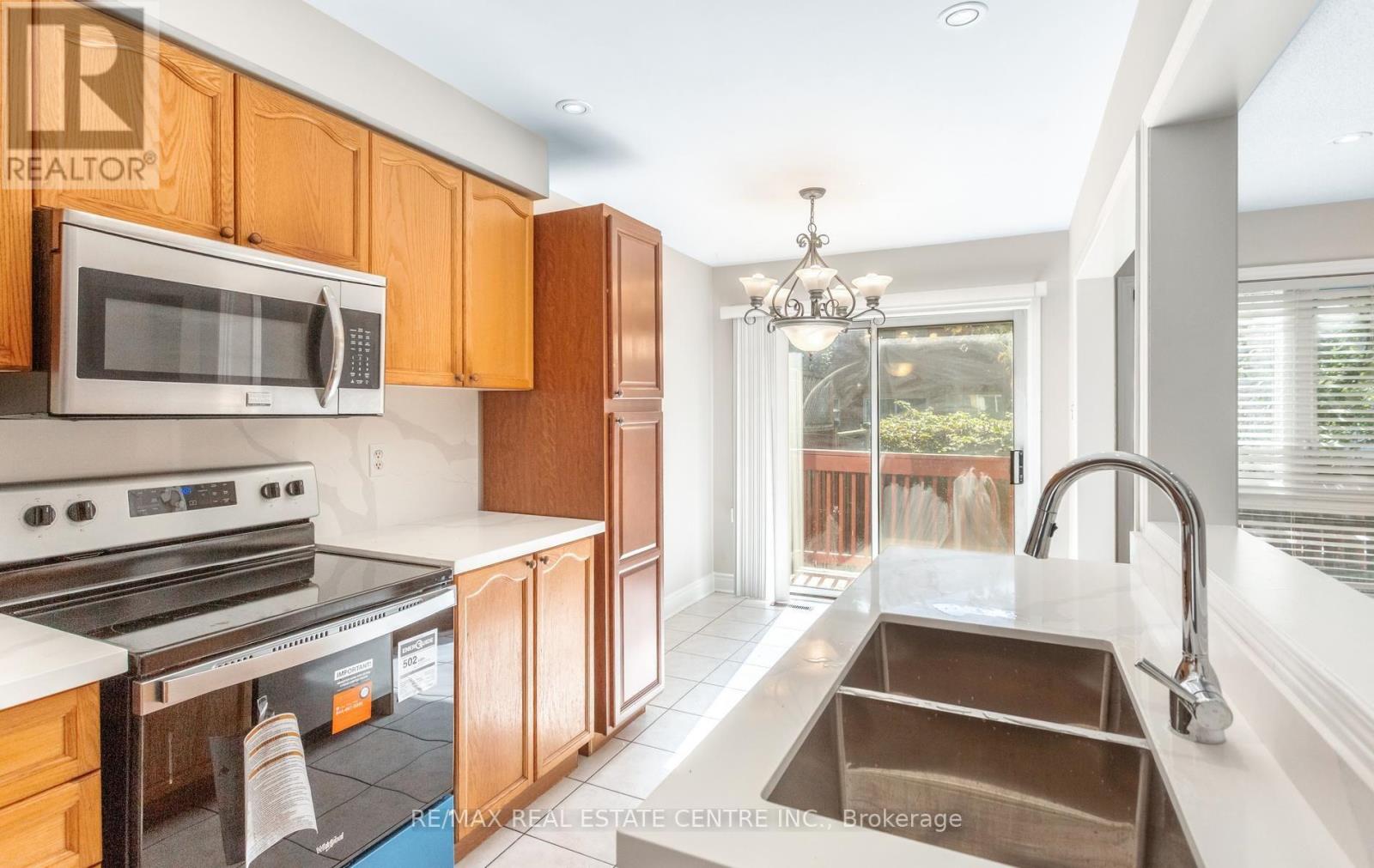6464 Hampden Woods Road, Mississauga, Ontario  L5N 7V9 - Photo 21 - W13835220