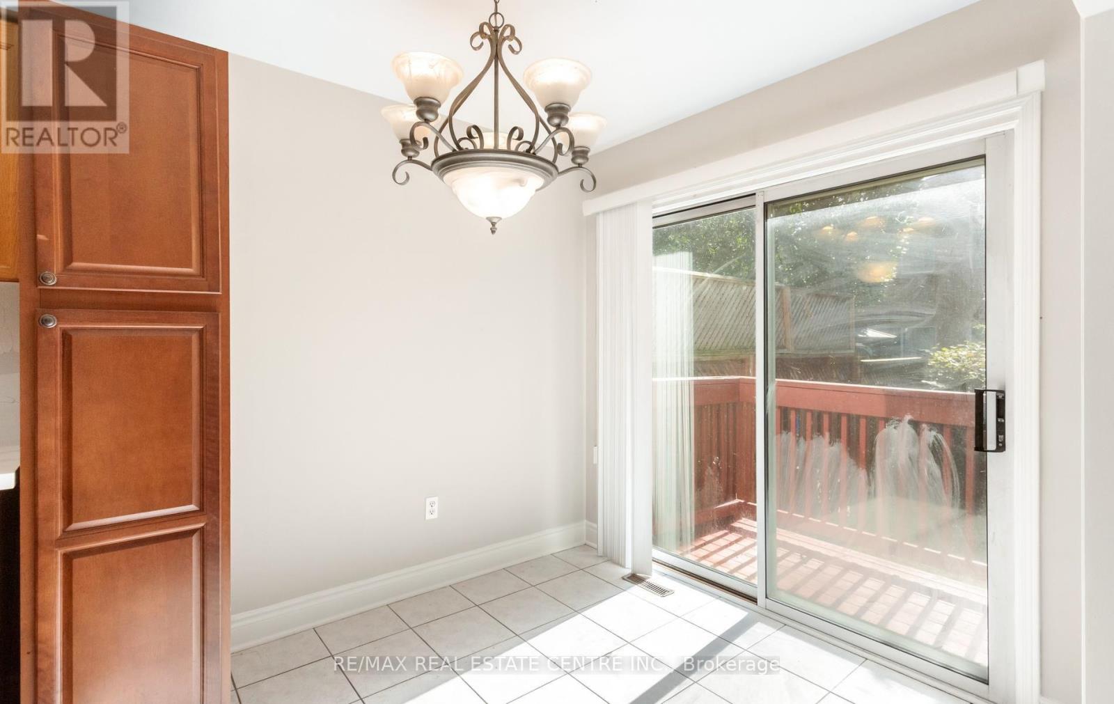 6464 Hampden Woods Road, Mississauga, Ontario  L5N 7V9 - Photo 24 - W13835220